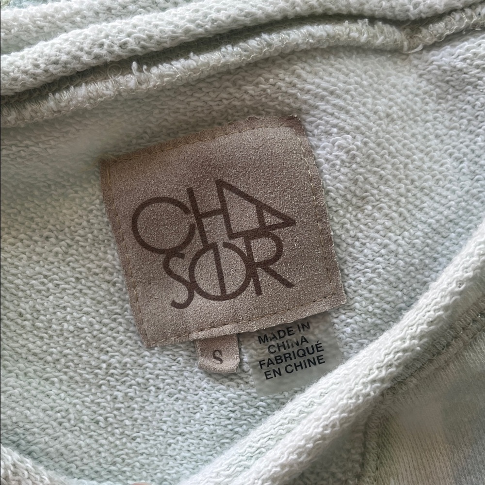 2 sweater bundle - Picture 4 of 4
